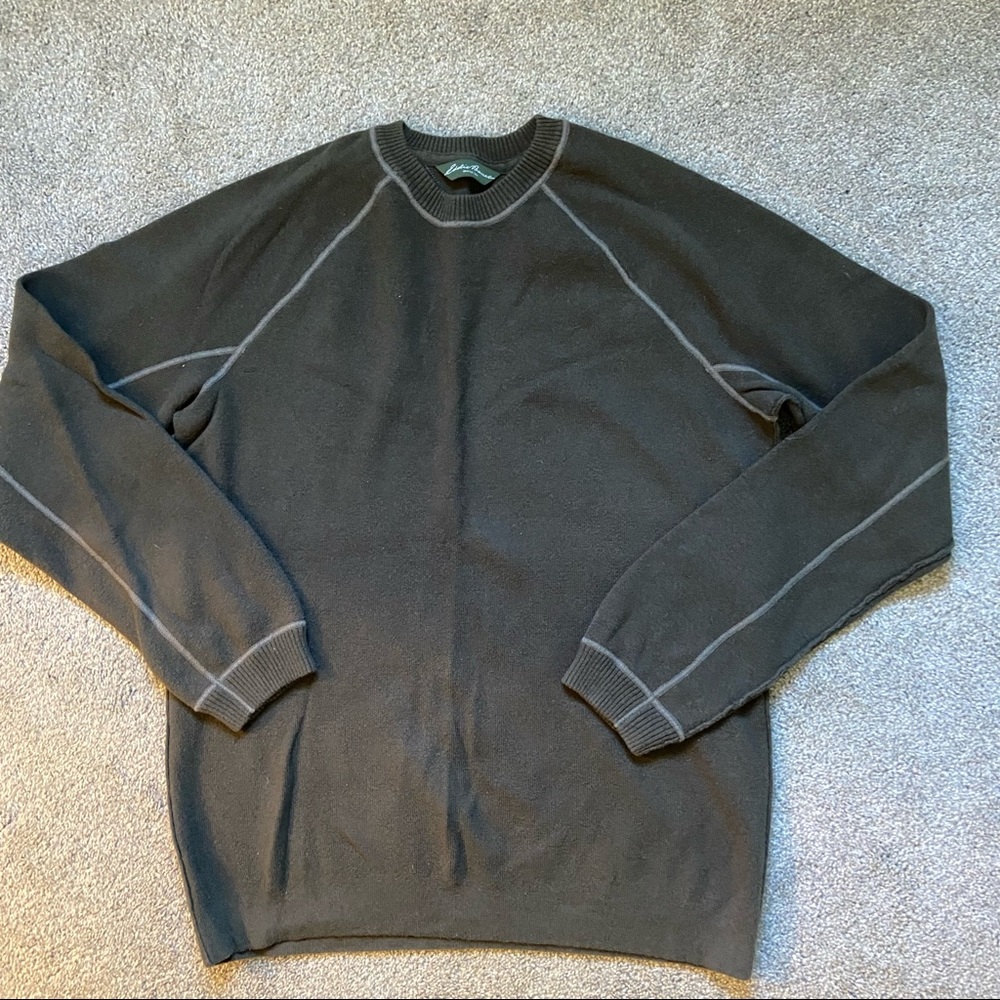 eddie bauer men’s crew neck sweater XL fits like L